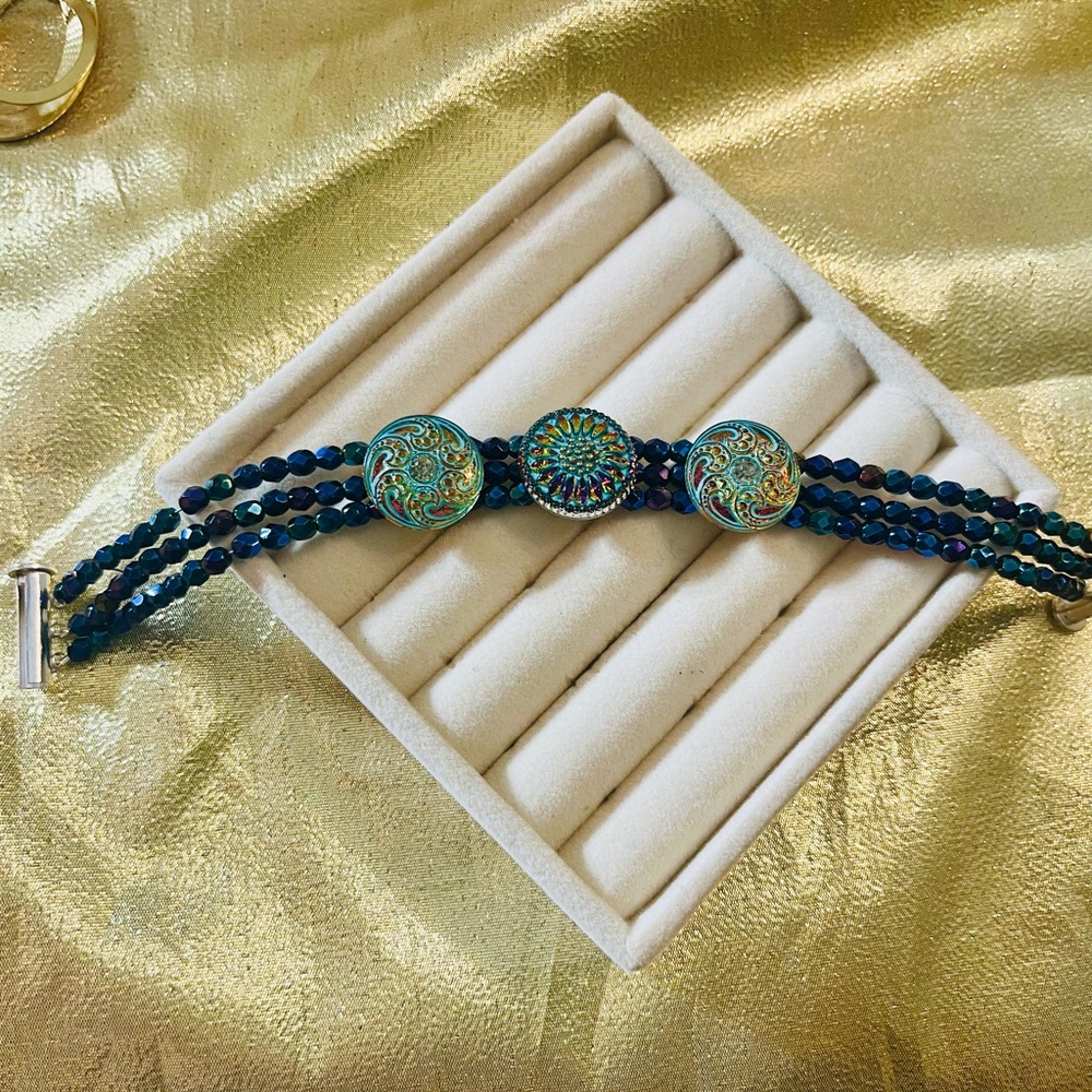 Elegant Blue and Gold Beaded Bracelet